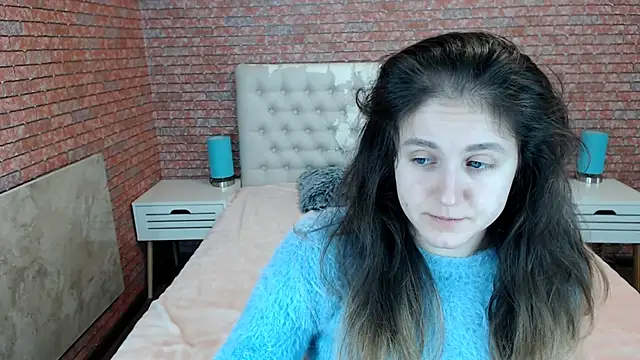 Snapshot of Holliy_Cooper chatting on 12-03-25, 09:18 Holliy Cooper online show from 12-03-25, 09:18