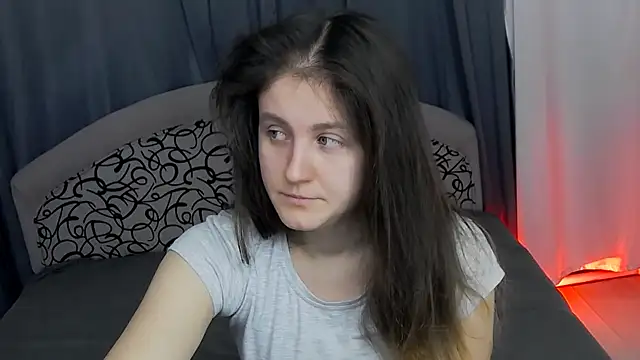 Snapshot of Holliy_Cooper chatting on 12-15-25, 09:13 Holliy Cooper online show from 12-15-25, 09:13