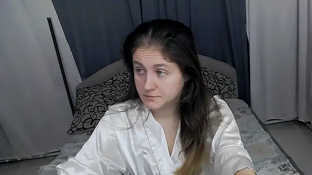 Holliy Cooper online show from 12-19-25, 09:05