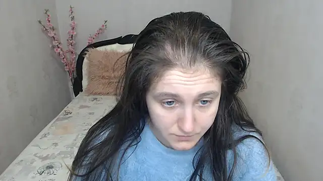 Holliy Cooper online show from 04-13-26, 06:41