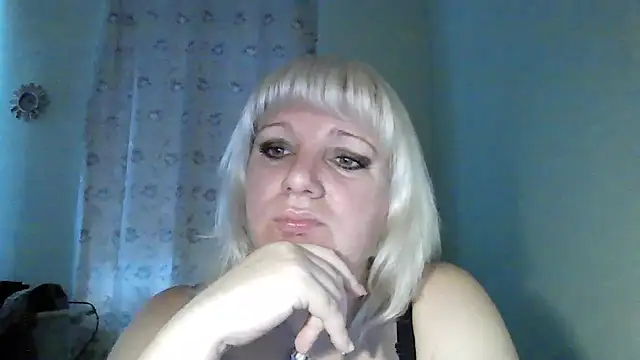 Snapshot of MeilomaWesa chatting on 11-28-25, 10:18 MeilomaWesa online show from 11-28-25, 10:18