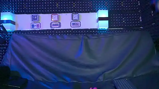 Dulce yors online show from 12-19-24, 01:07