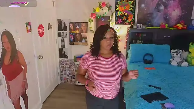 temptressbeauty24 online show from 10-18-25, 09:04