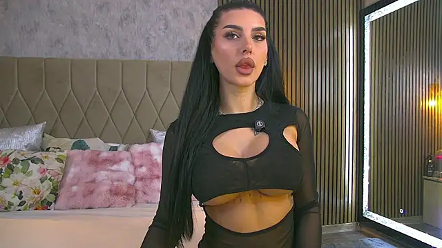 Snapshot of AmyBlair chatting on 11-19-25, 08:36 AmyBlair online show from 11-19-25, 08:36