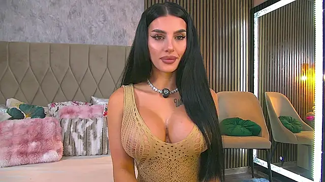 Snapshot of AmyBlair chatting on 11-22-25, 08:35 AmyBlair online show from 11-22-25, 08:35