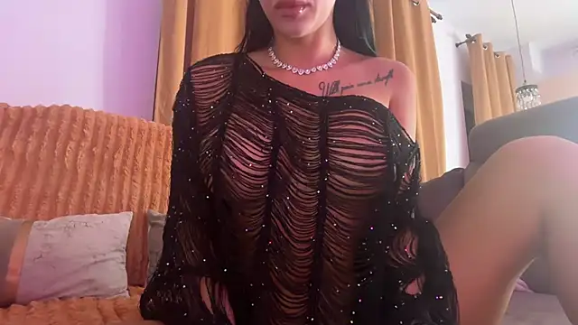 Snapshot of AmyBlair chatting on 11-23-25, 07:35 AmyBlair online show from 11-23-25, 07:35