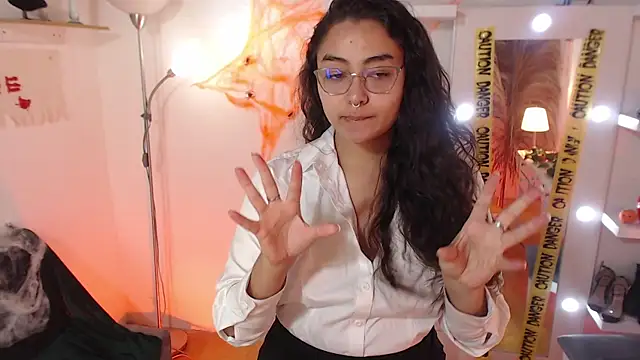  Kim  M online show from 10-21-25, 01:23