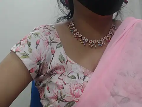 Lovely Siri 23 online show from 04-15-26, 07:58