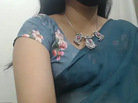 Snapshot of Lovely_Siri_23 chatting on 04-26-26, 06:44 Lovely Siri 23 online show from 04-26-26, 06:44