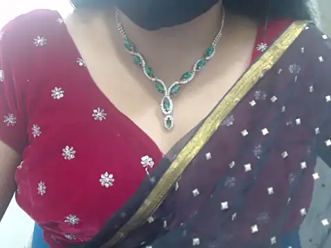 Snapshot of Lovely_Siri_23 chatting on 05-11-26, 10:54 Lovely Siri 23 online show from 05-11-26, 10:54