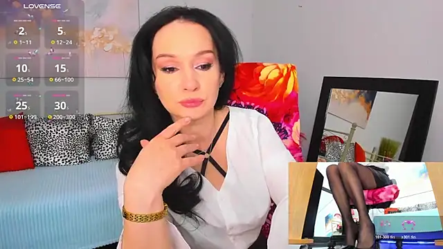 Snapshot of Sofia_Ford chatting on 04-21-26, 01:17 Sofia Ford online show from 04-21-26, 01:17