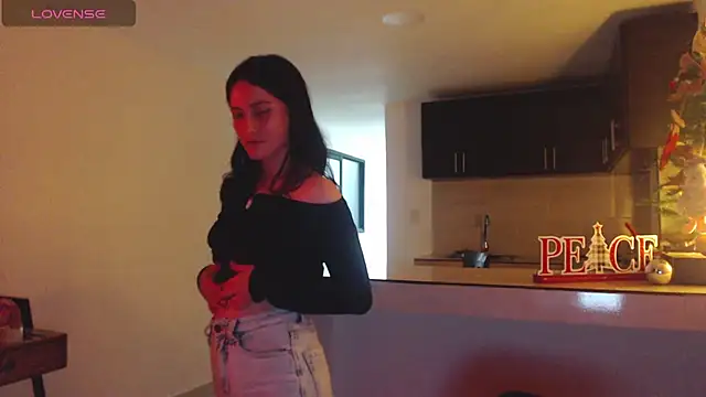 Snapshot of AlissonnFoxx chatting on 12-22-24, 11:41 AlissonnFoxx online show from 12-22-24, 11:41