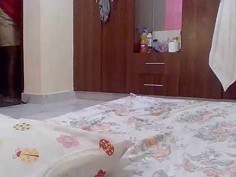 sweet-fancy online show from 11-11-25, 06:13