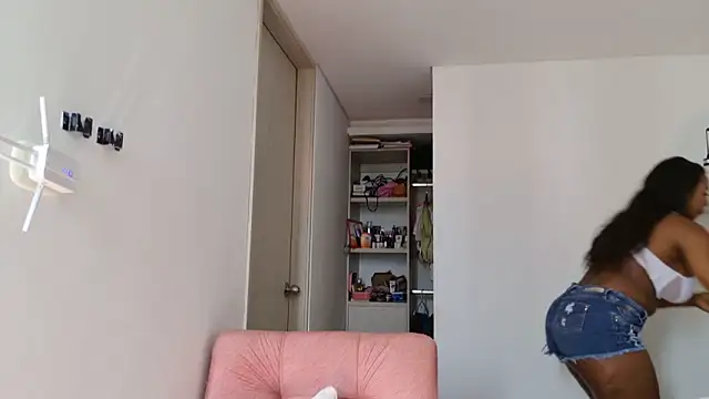 hanarousse online show from 10-22-25, 01:44