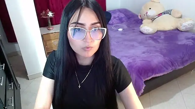 Tiffani Williams online show from 04-14-26, 01:00