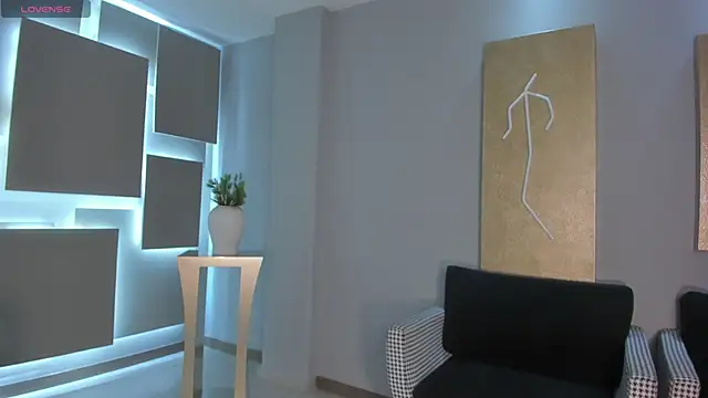 LizzHamilton   online show from 01-17-26, 12:32