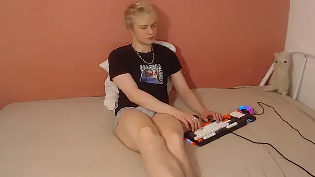 Oliver sweet  online show from 04-08-26, 01:05