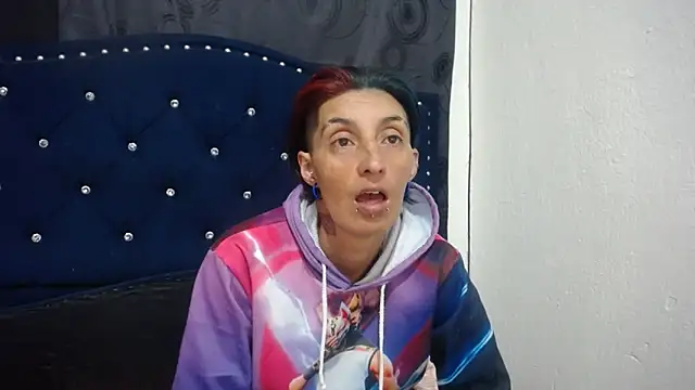 Snapshot of anyu1306 chatting on 02-12-25, 04:44 anyu1306 online show from 02-12-25, 04:44