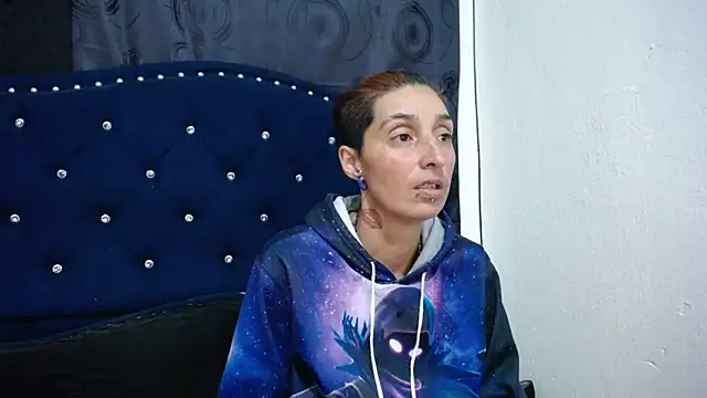 Snapshot of anyu1306 chatting on 03-06-25, 03:35 anyu1306 online show from 03-06-25, 03:35