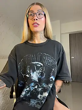 Miss sagitario online show from 04-06-26, 12:06