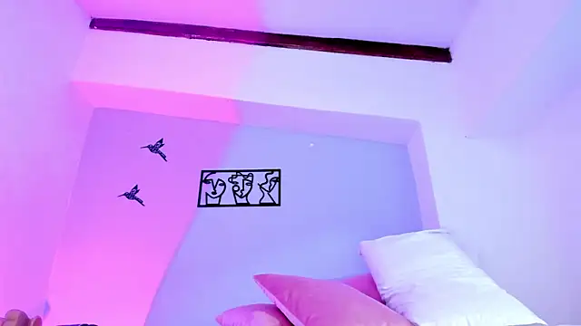 Snapshot of Laura_Torres18 chatting on 02-15-25, 12:26 Laura Torres18 online show from 02-15-25, 12:26