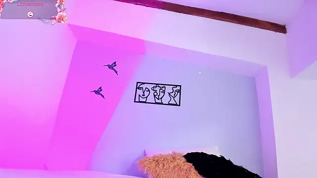 Snapshot of Laura_Torres18 chatting on 09-29-25, 11:31 Laura Torres18 online show from 09-29-25, 11:31