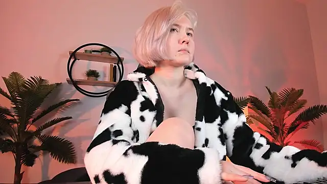 ReiYosimoto online show from 12-19-24, 11:39