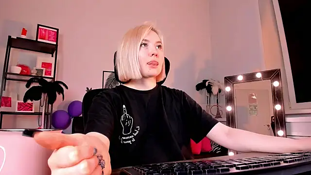 ReiYosimoto online show from 01-18-25, 02:33