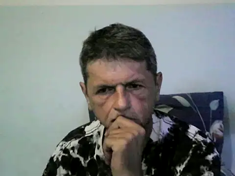 Snapshot of czarek888 chatting on 06-20-26, 07:38 czarek888 online show from 06-20-26, 07:38