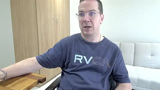 BrettJ81 online show from 11-29-25, 09:12