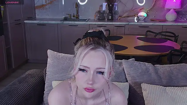 Snapshot of Lexitey chatting on 01-14-26, 11:20 Lexitey online show from 01-14-26, 11:20