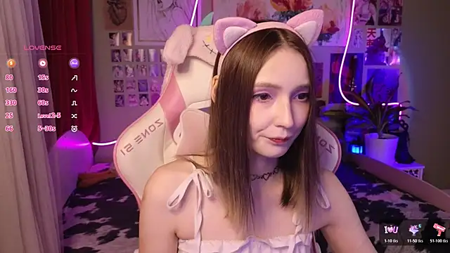 Snapshot of Evie_Ro chatting on 04-22-26, 08:43 Evie Ro online show from 04-22-26, 08:43