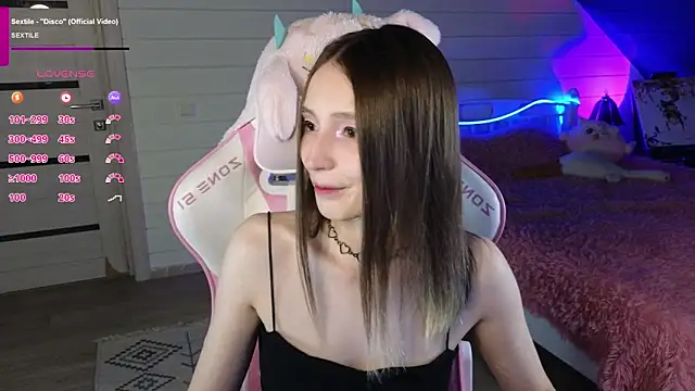 Snapshot of Evie_Ro chatting on 06-09-26, 09:37 Evie Ro online show from 06-09-26, 09:37