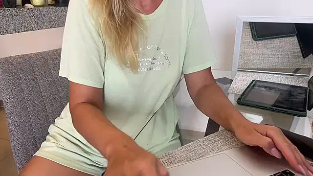 mommy nadin online show from 03-07-25, 09:48