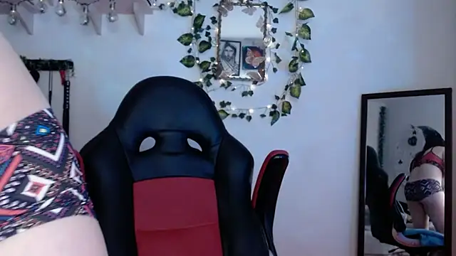 Snapshot of Eve_Blue77 chatting on 02-13-25, 07:03 Eve Blue77 online show from 02-13-25, 07:03