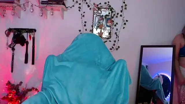 Snapshot of Eve_Blue77 chatting on 11-13-25, 12:53 Eve Blue77 online show from 11-13-25, 12:53