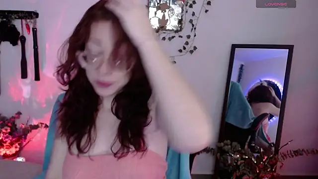 Snapshot of Eve_Blue77 chatting on 11-15-25, 10:48 Eve Blue77 online show from 11-15-25, 10:48