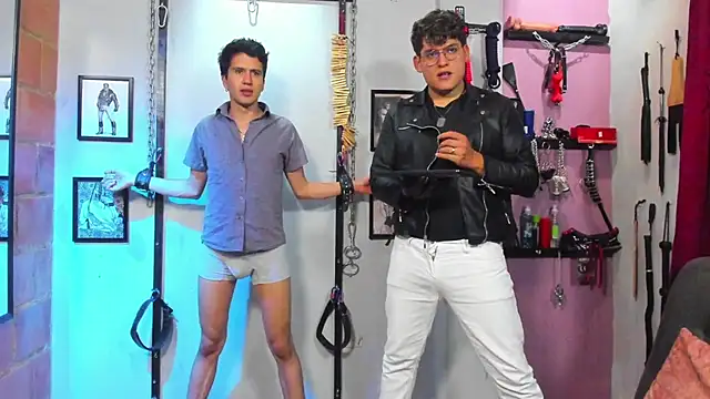 Snapshot of dom2travelersss chatting on 03-09-25, 11:03 dom2travelersss online show from 03-09-25, 11:03