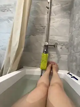 Lis Kollen online show from 12-21-25, 06:42