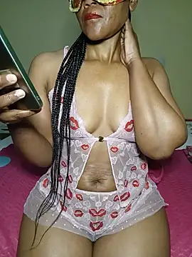 Snapshot of BabySweetDee chatting on 06-18-26, 08:47 BabySweetDee online show from 06-18-26, 08:47