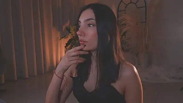 AmyArmstrong online show from 09-18-25, 12:23