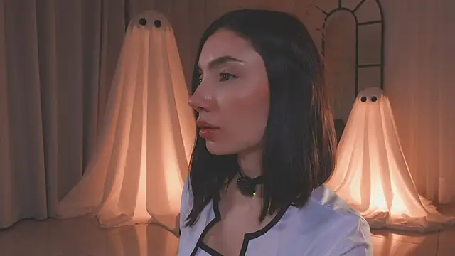 AmyArmstrong online show from 10-17-25, 12:47