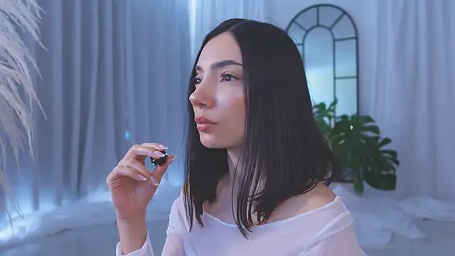 AmyArmstrong online show from 11-21-25, 09:35