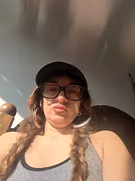 Snapshot of xgabyenlalunax chatting on 02-28-25, 04:20 xgabyenlalunax online show from 02-28-25, 04:20