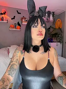 DaniDusan  online show from 10-18-25, 07:03