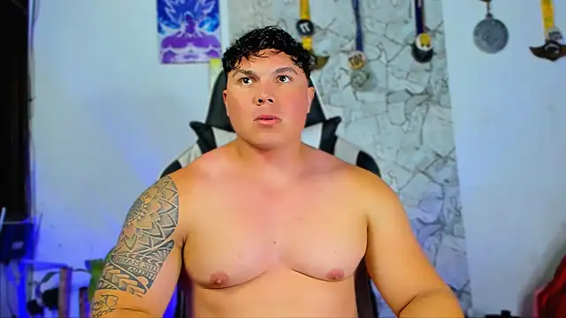 Snapshot of Drakexion21 chatting on 10-06-25, 10:29 Drakexion21 online show from 10-06-25, 10:29