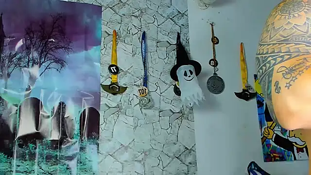 Snapshot of Drakexion21 chatting on 10-30-25, 09:15 Drakexion21 online show from 10-30-25, 09:15