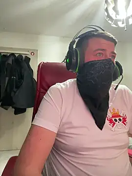 Snapshot of GeilerBull chatting on 12-10-24, 02:59 GeilerBull online show from 12-10-24, 02:59