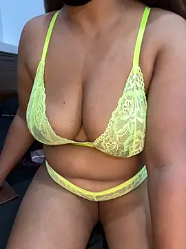 Snapshot of VINDY- chatting on 02-27-26, 04:18 VINDY- online show from 02-27-26, 04:18