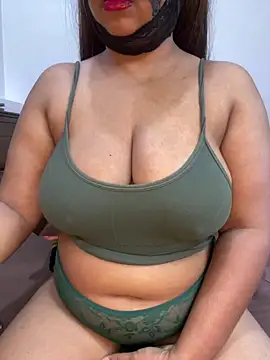 Snapshot of VINDY- chatting on 05-29-26, 04:54 VINDY- online show from 05-29-26, 04:54